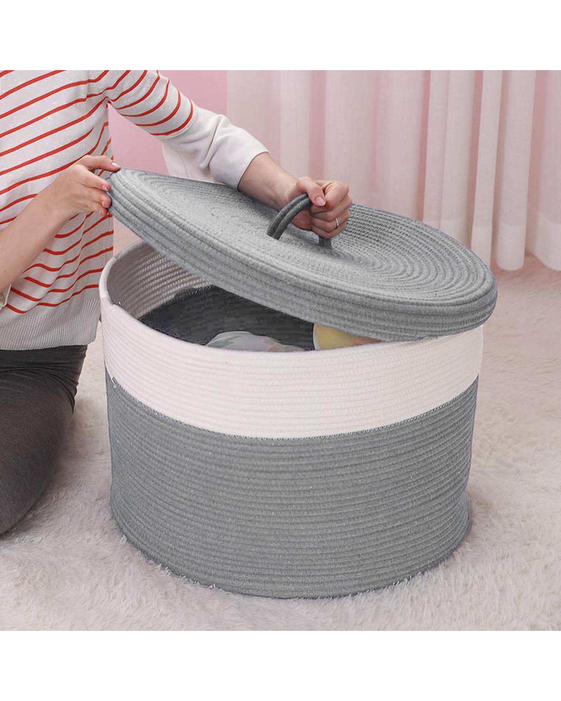 سبد لباس طوسی سفید مدل s141