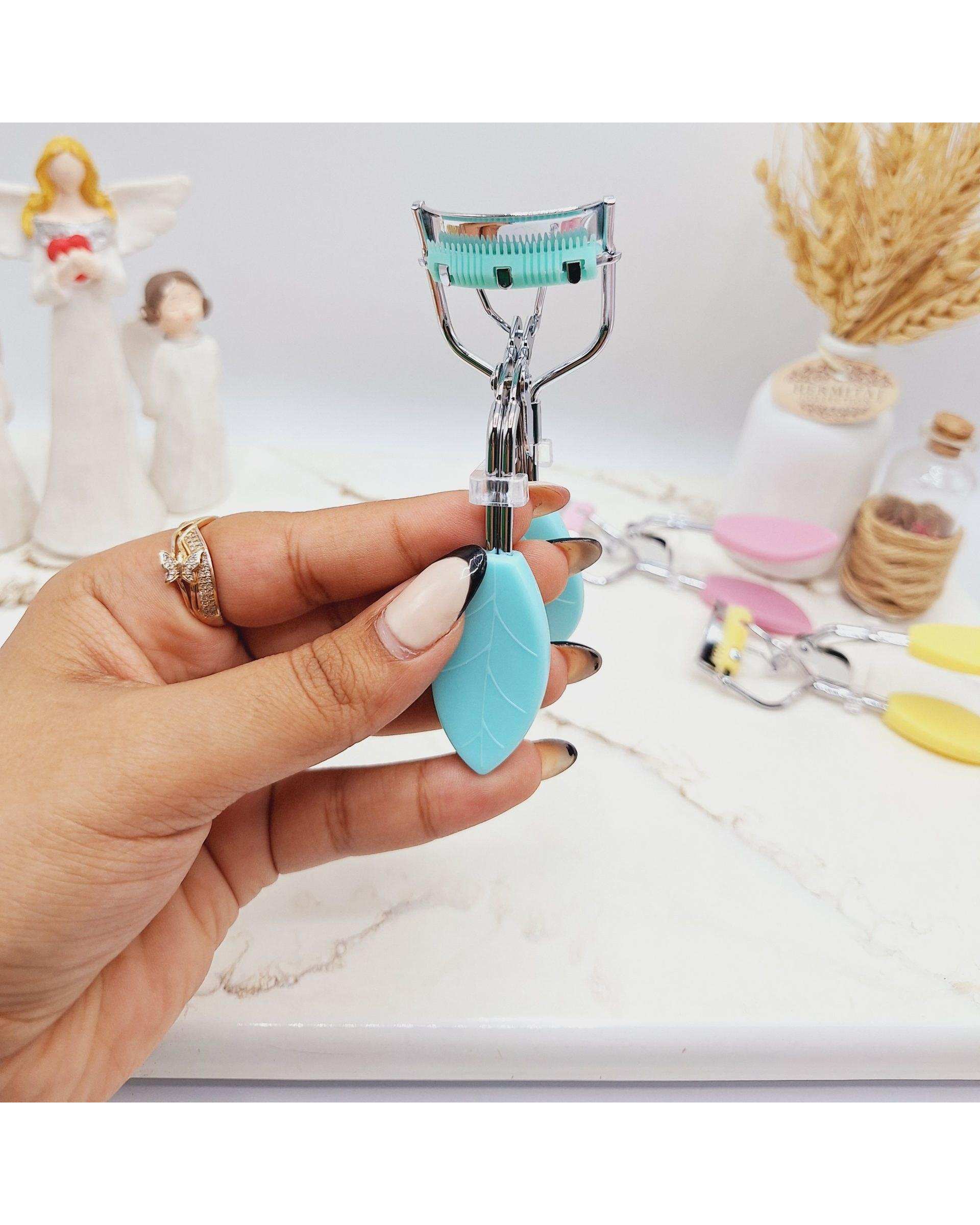 فرمژه مدل برگ ارسال رنگ به صورت رندوم