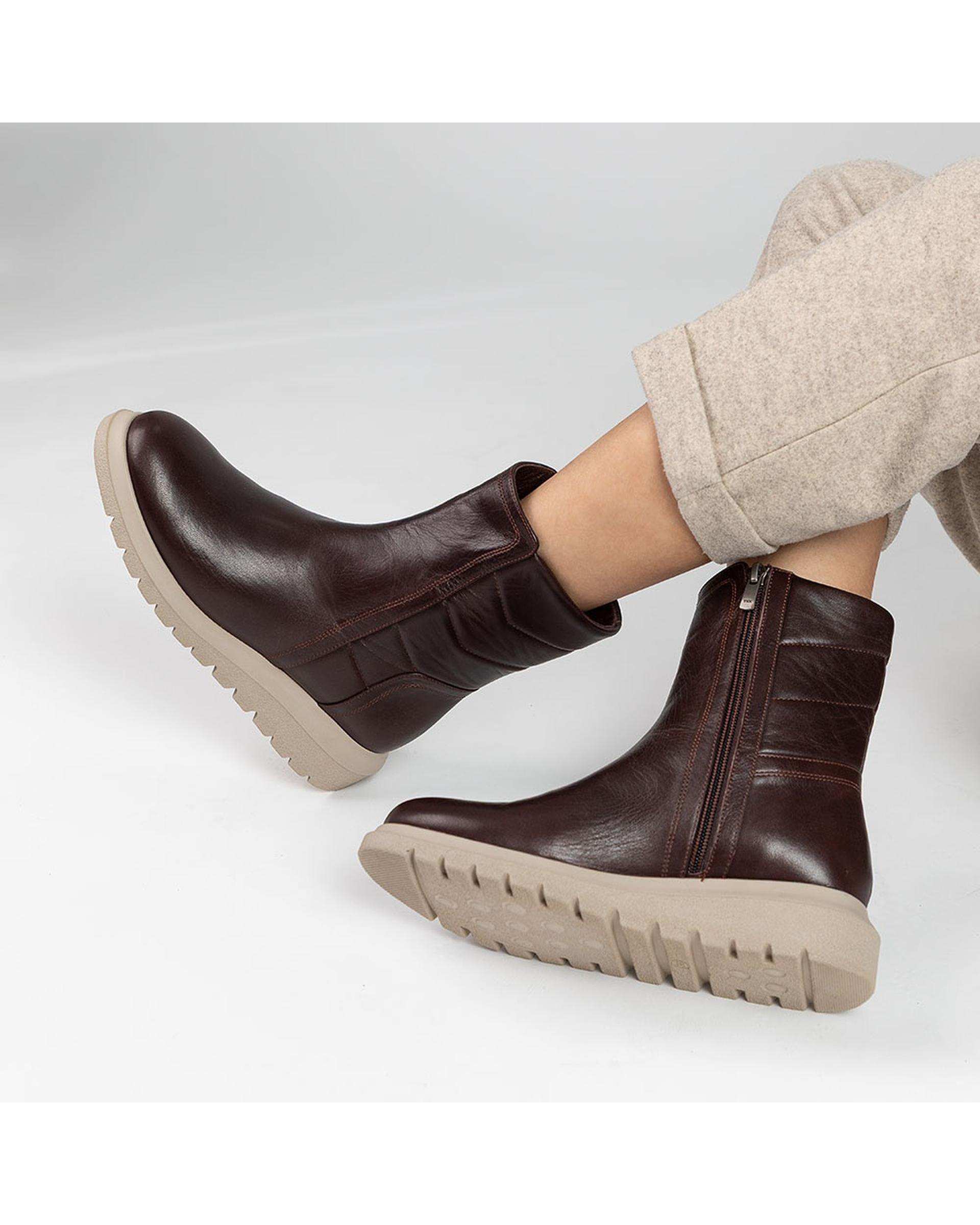 بوت چرم زنانه قهوه ای برتونیکس Berttonix کد A-4027