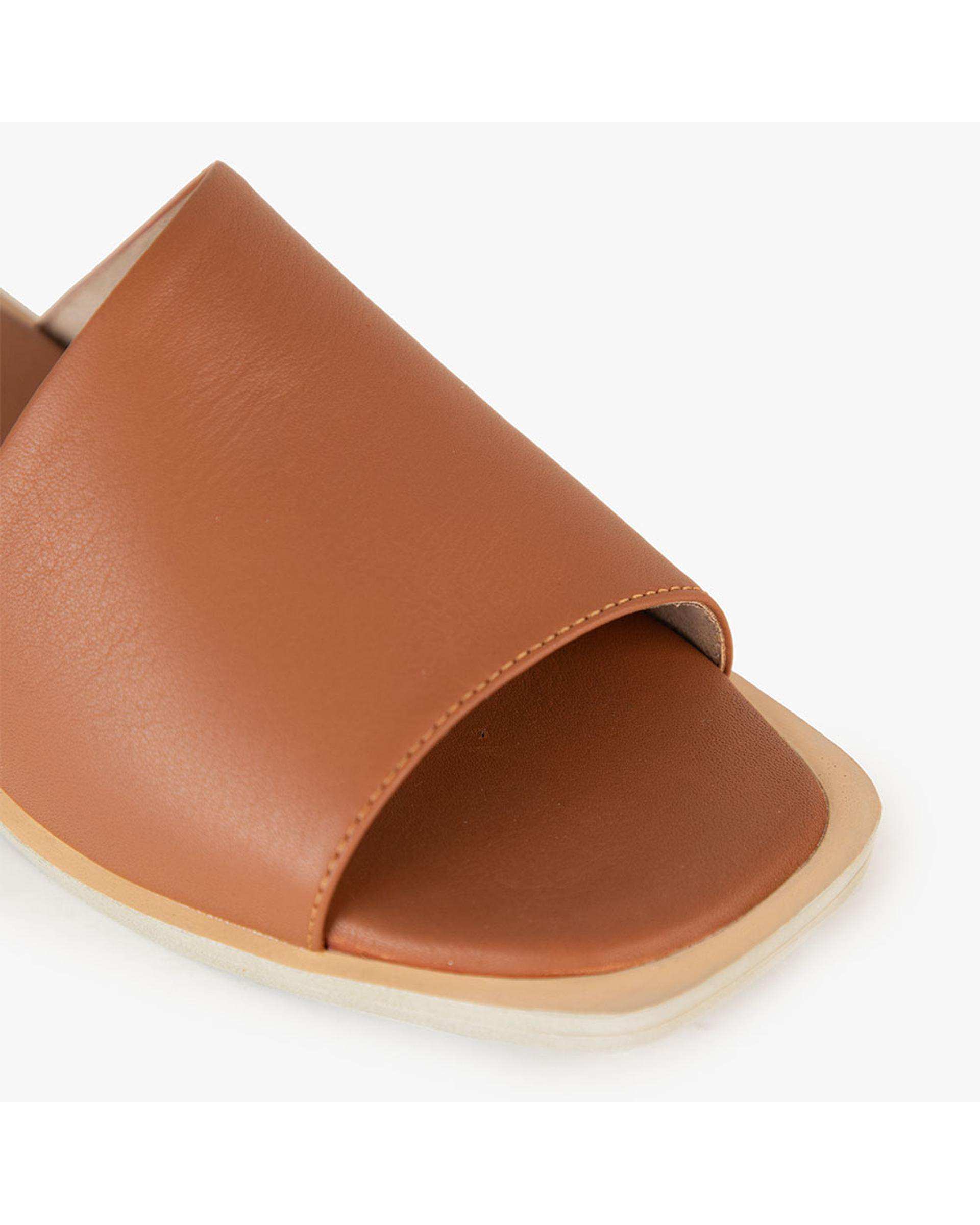 صندل اسلیپر چرم زنانه طبی عسلی برتونیکس Berttonix کد GI- 6720