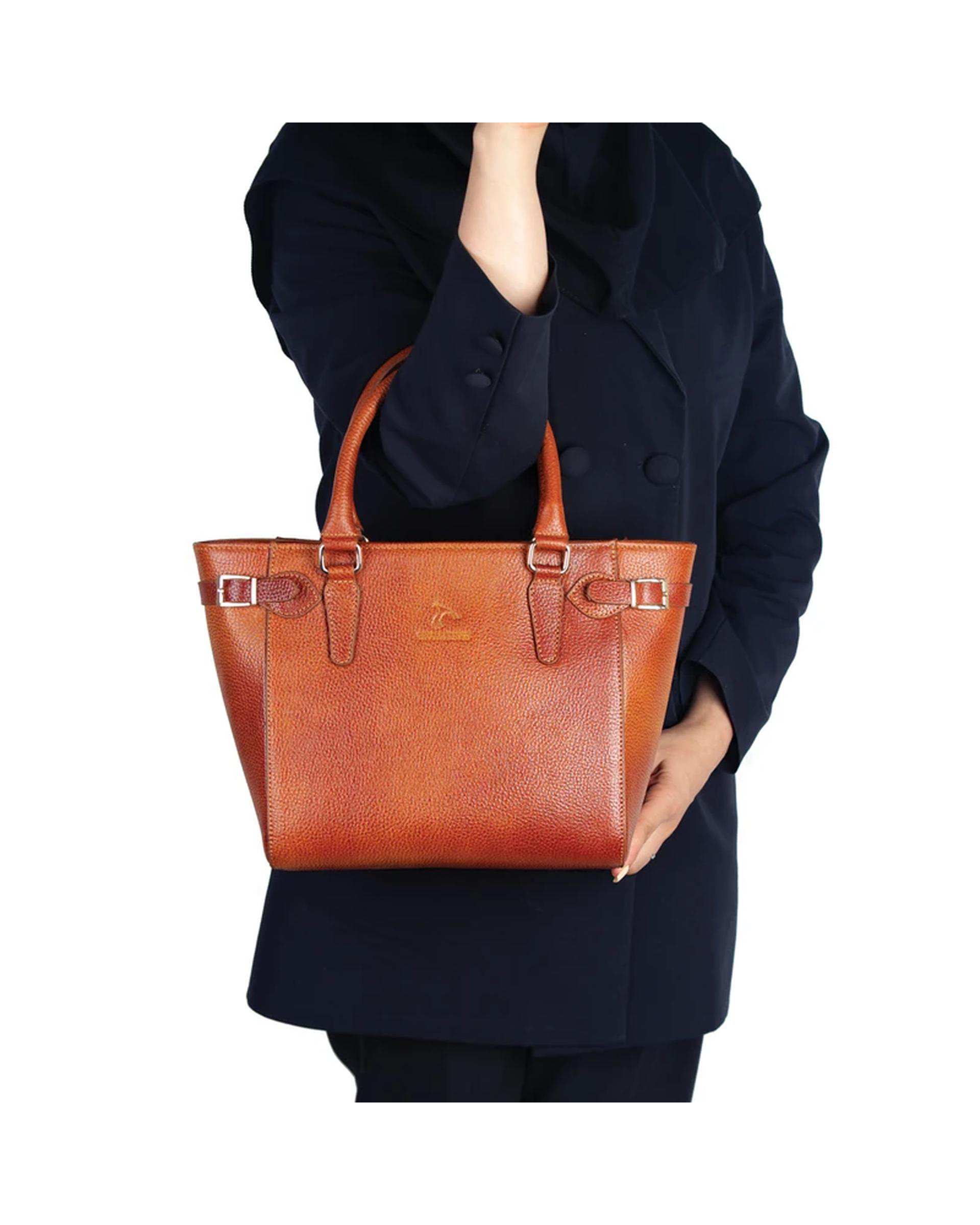 کیف دستی چرم زنانه عسلی چرم بارز Charm Barez مدل DZ67.1