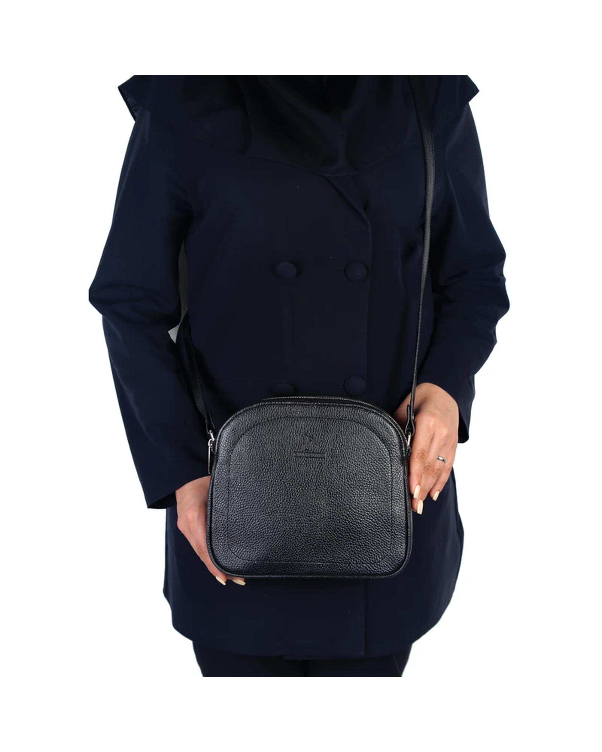 کیف دوشی چرم زنانه مشکی چرم بارز Charm Barez مدل DG81.1