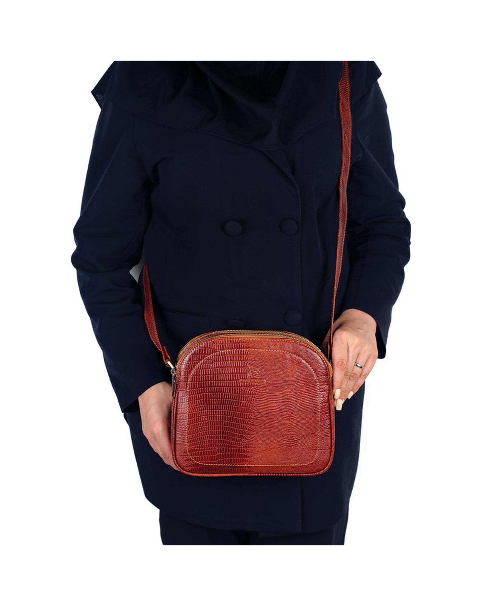 کیف دوشی چرم زنانه عسلی چرم بارز Charm Barez مدل DG81.Lizard