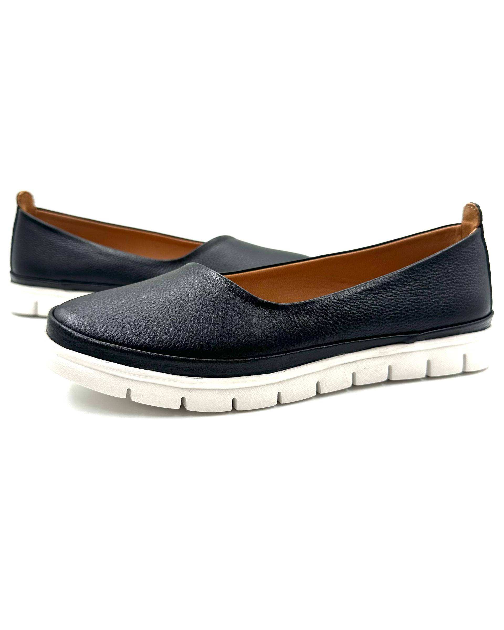 کفش چرم زنانه طبی ارتوپدیک مشکی چرم میخچی Mikhchi Leather مدل H301