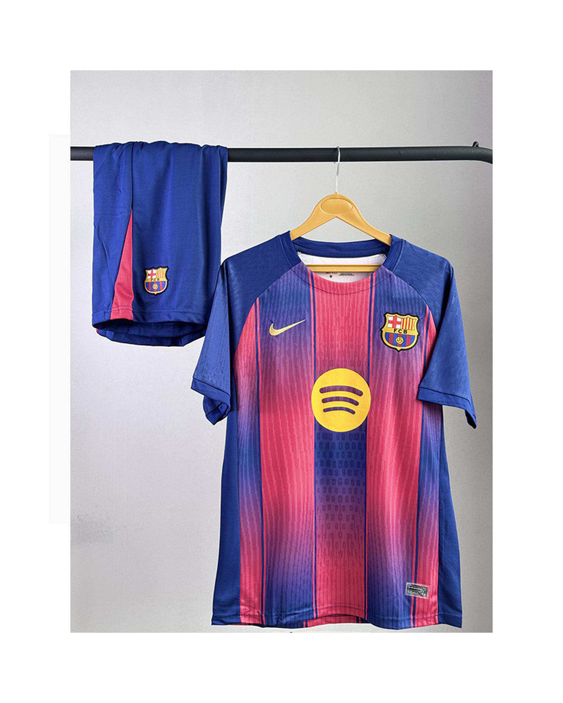 ست تی شرت و شلوارک ورزشی پسرانه سرمه ای پانیل Panil مدل بارسلونا کد Home 2026