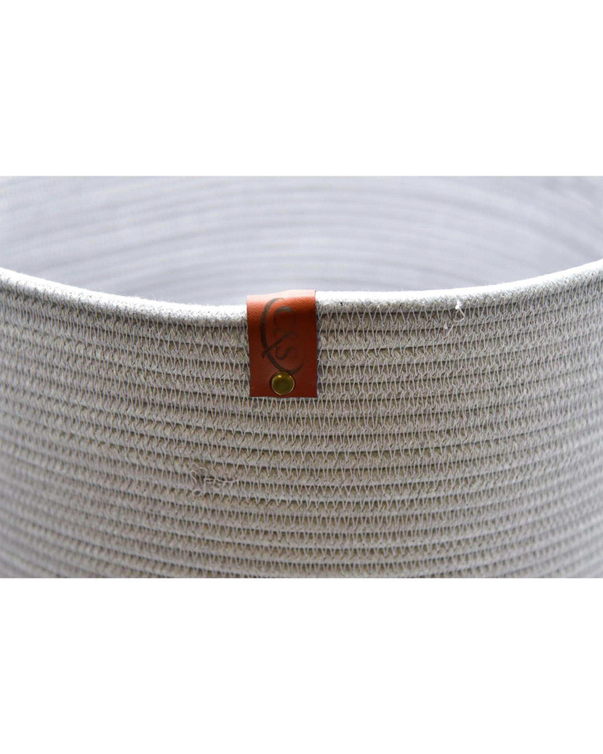 سبد لباس درب دار سی اند اس کد 6713