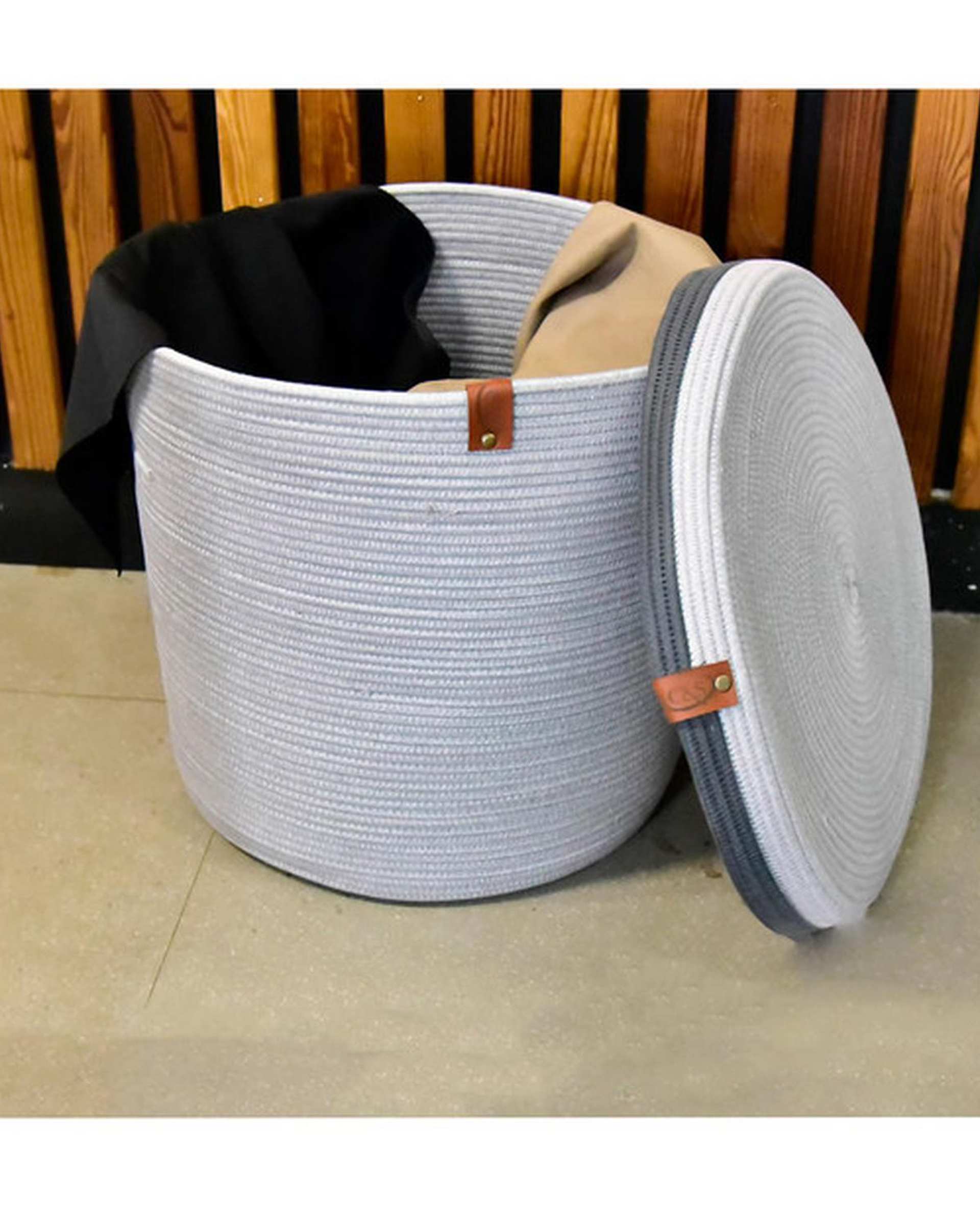 سبد لباس درب دار سی اند اس کد 6713