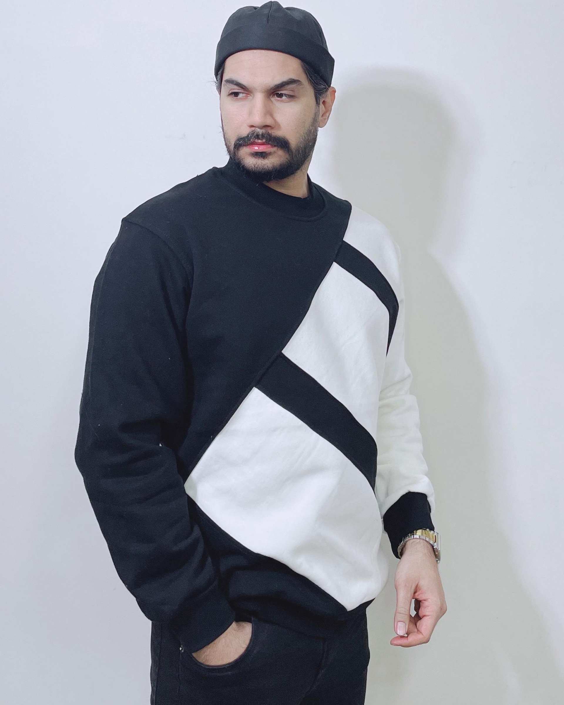 سویشرت مردانه دورس سه نخ کلاسیک مشکی سفید دیورسو Diverso کد 4862