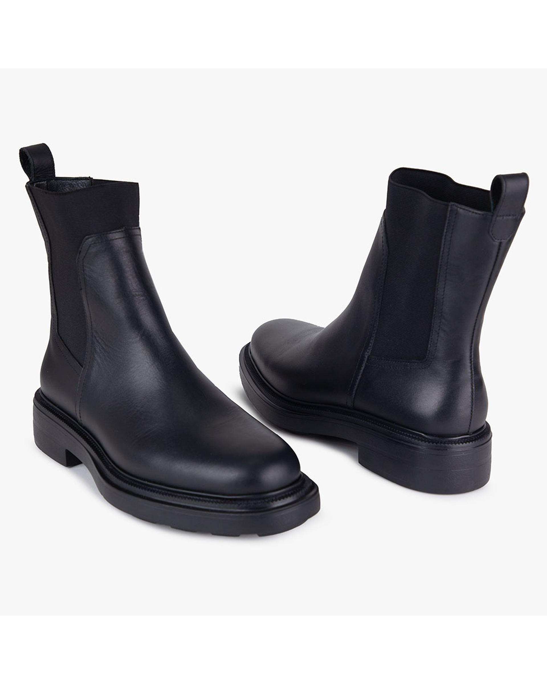 بوت چرم زنانه طبی مشکی برتونیکس Berttonix کد ES-4057