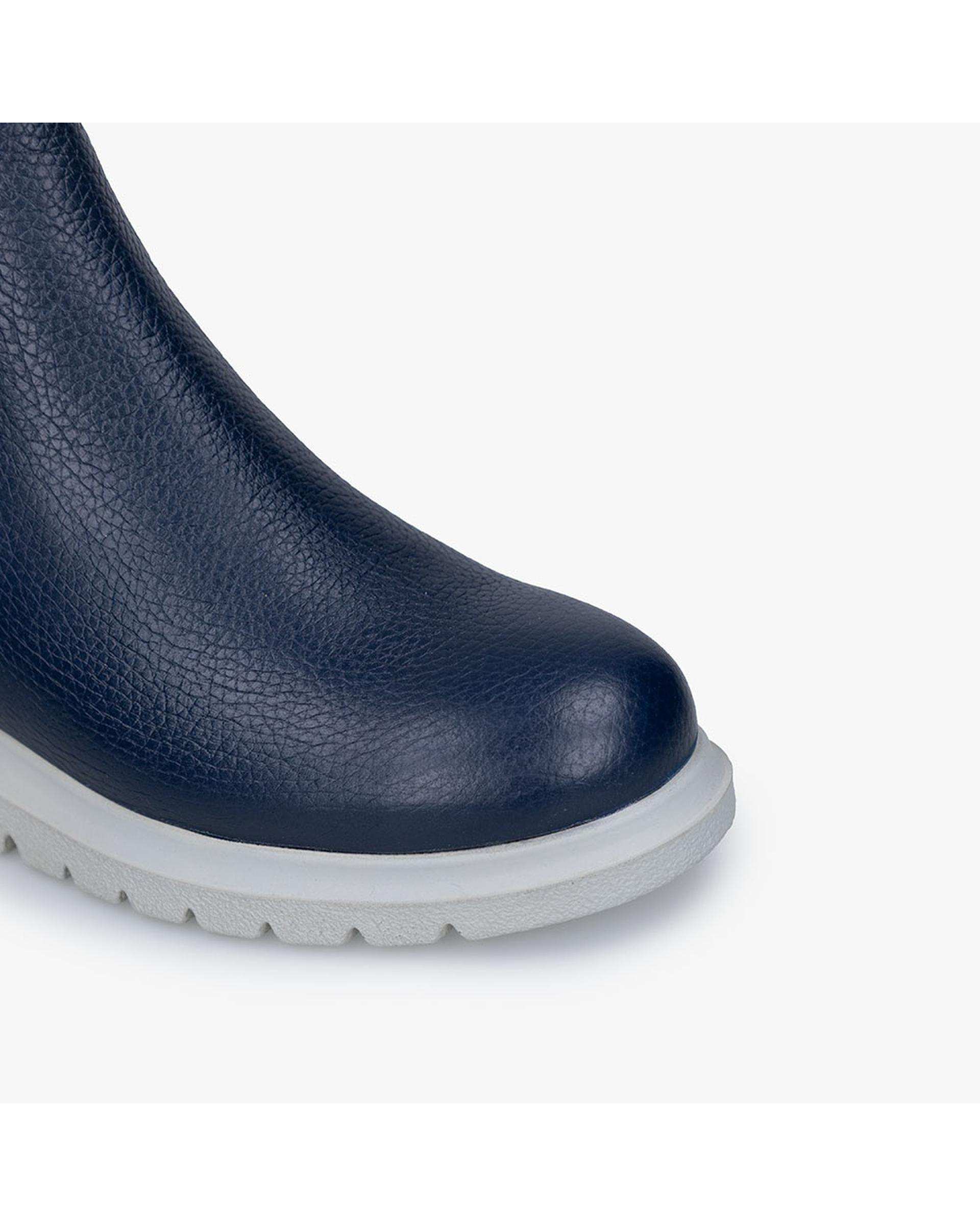 بوت چرم زنانه طبی سرمه ای برتونیکس Berttonix کد A-4029