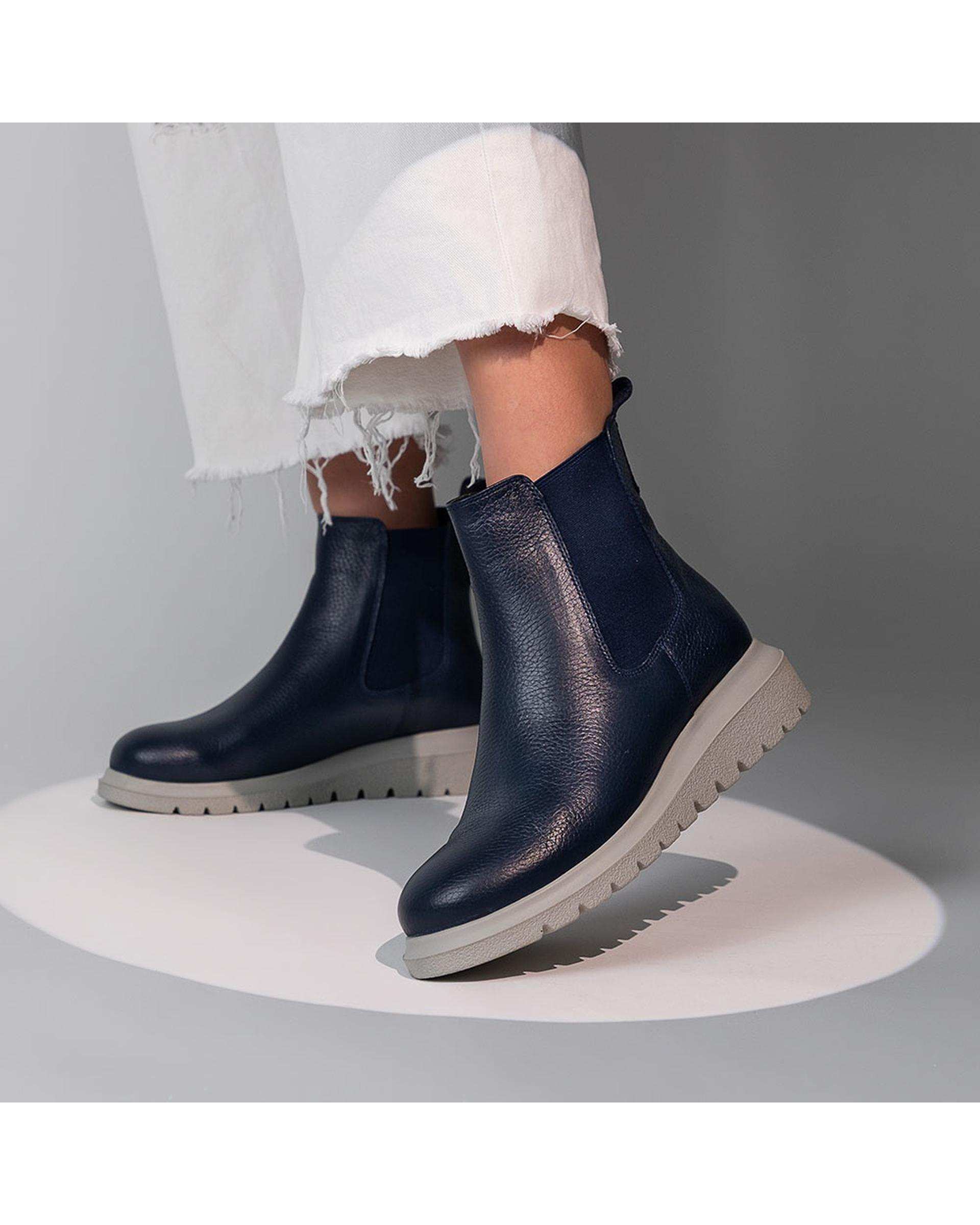 بوت چرم زنانه طبی سرمه ای برتونیکس Berttonix کد A-4029