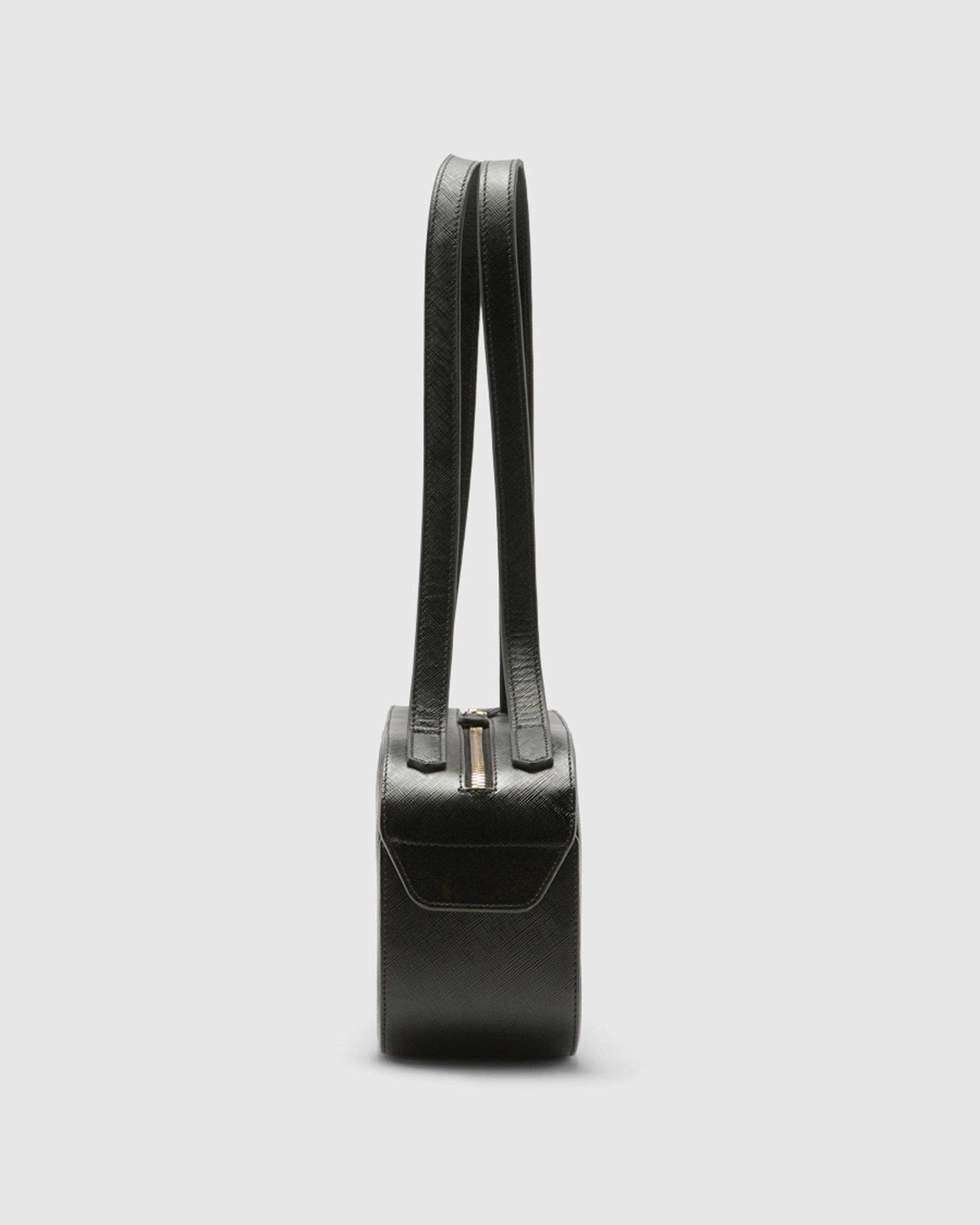 کیف دوشی چرم زنانه مشکی اورز OREZ مدل SERSI کد CWB159